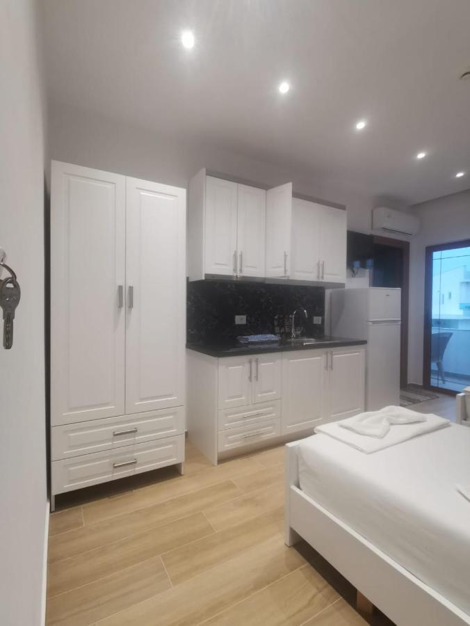 Hola Rooms Ксамил Екстериор снимка