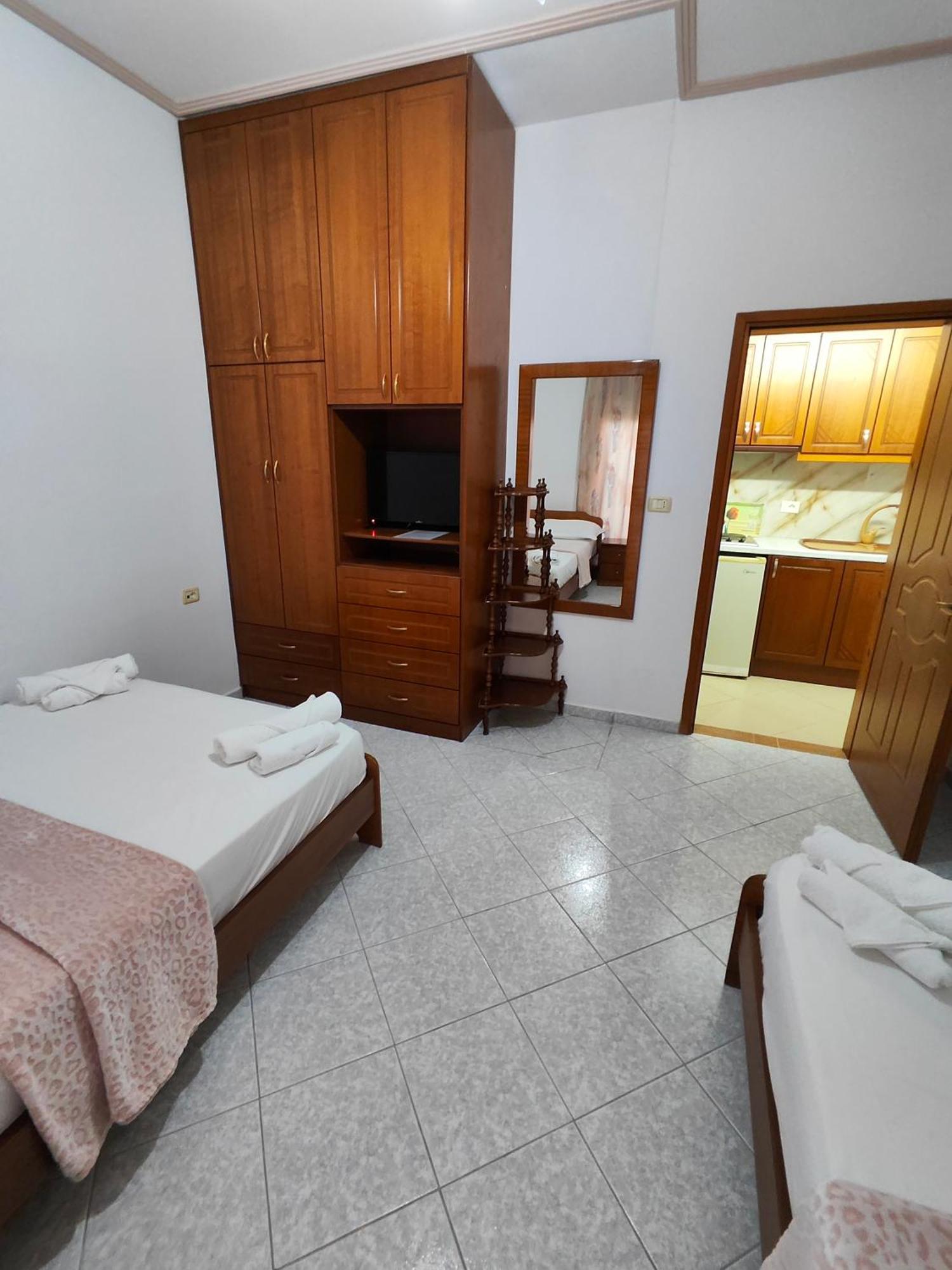 Hola Rooms Ксамил Екстериор снимка
