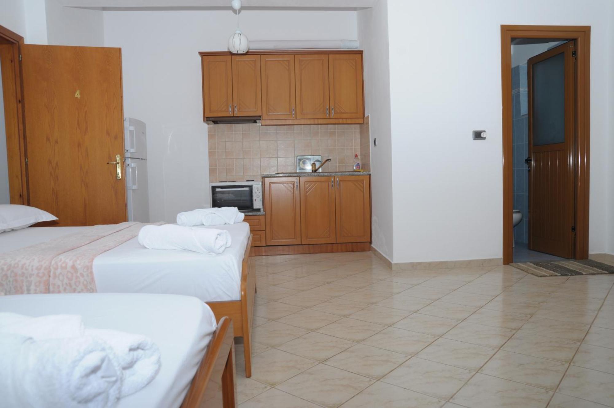 Hola Rooms Ксамил Екстериор снимка