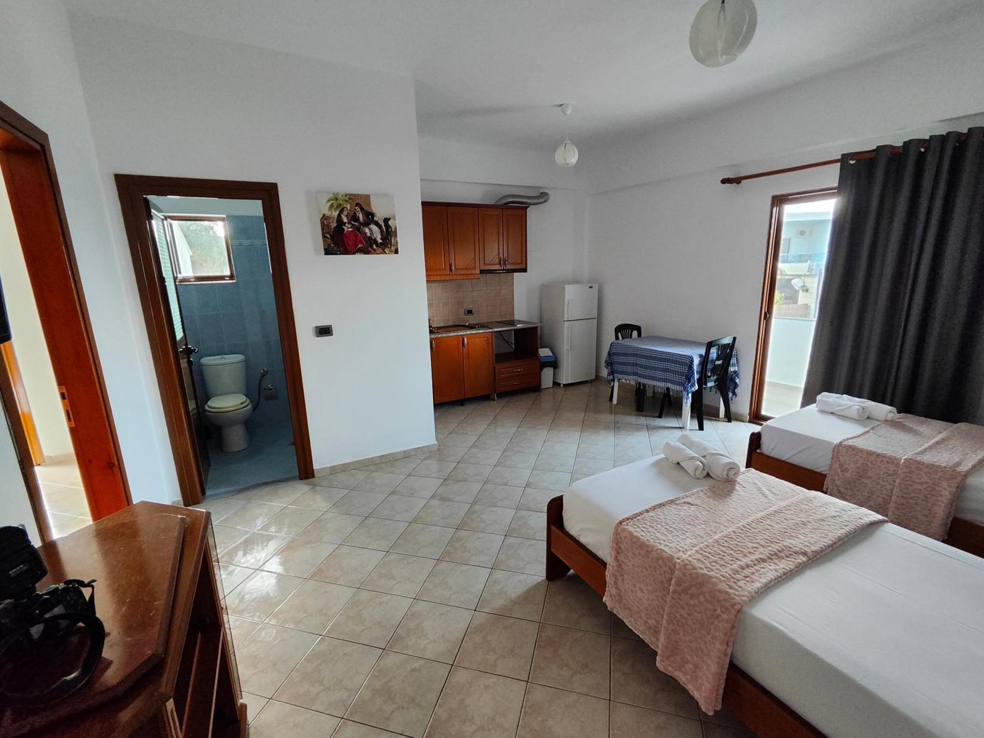 Hola Rooms Ксамил Екстериор снимка