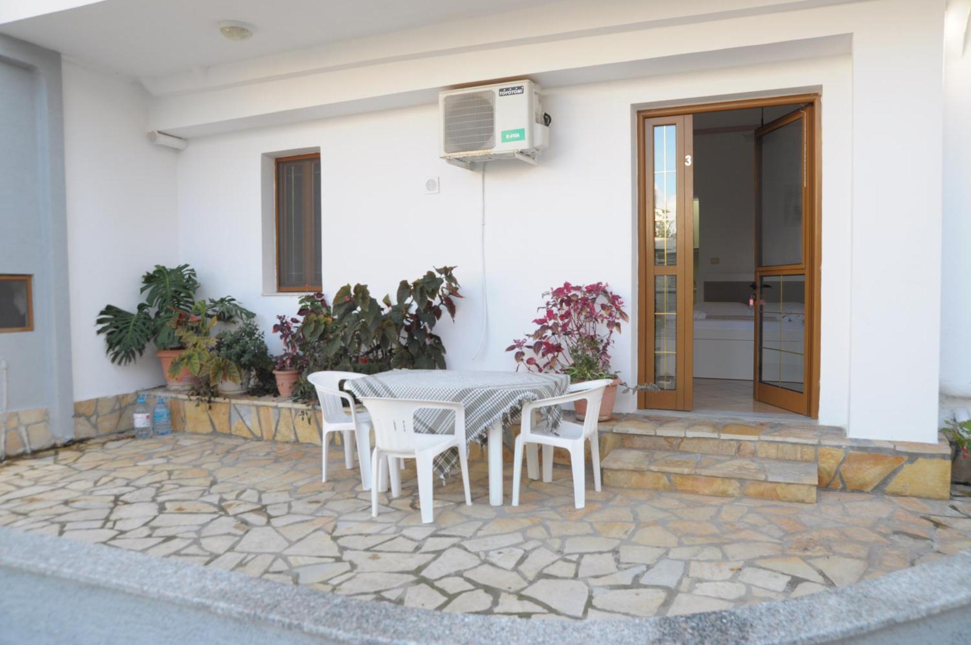 Hola Rooms Ксамил Екстериор снимка
