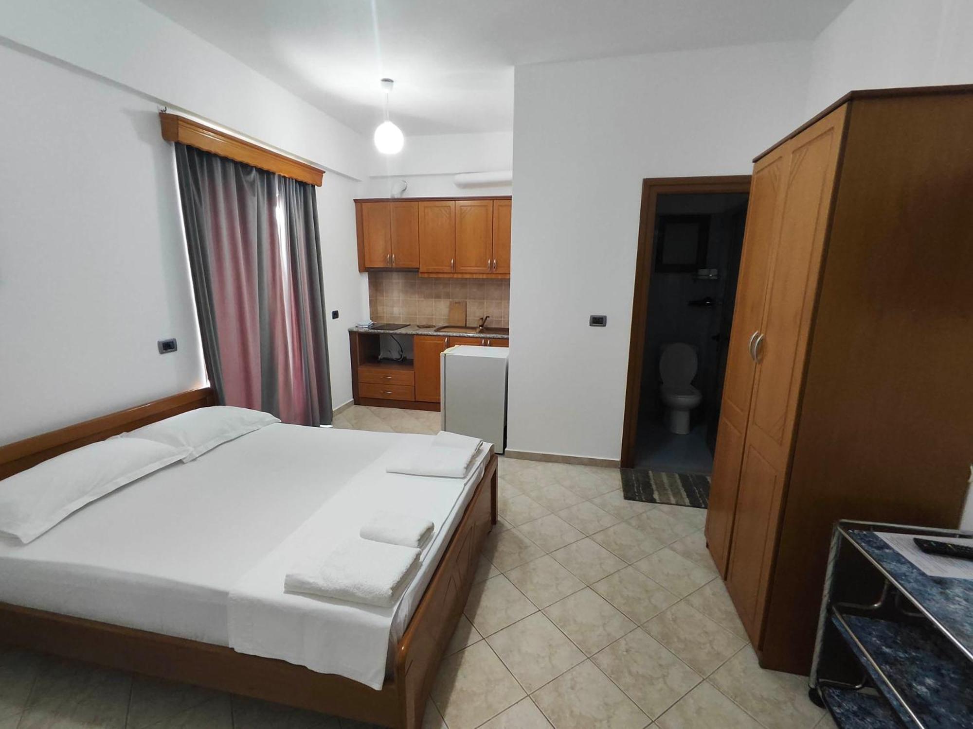 Hola Rooms Ксамил Екстериор снимка