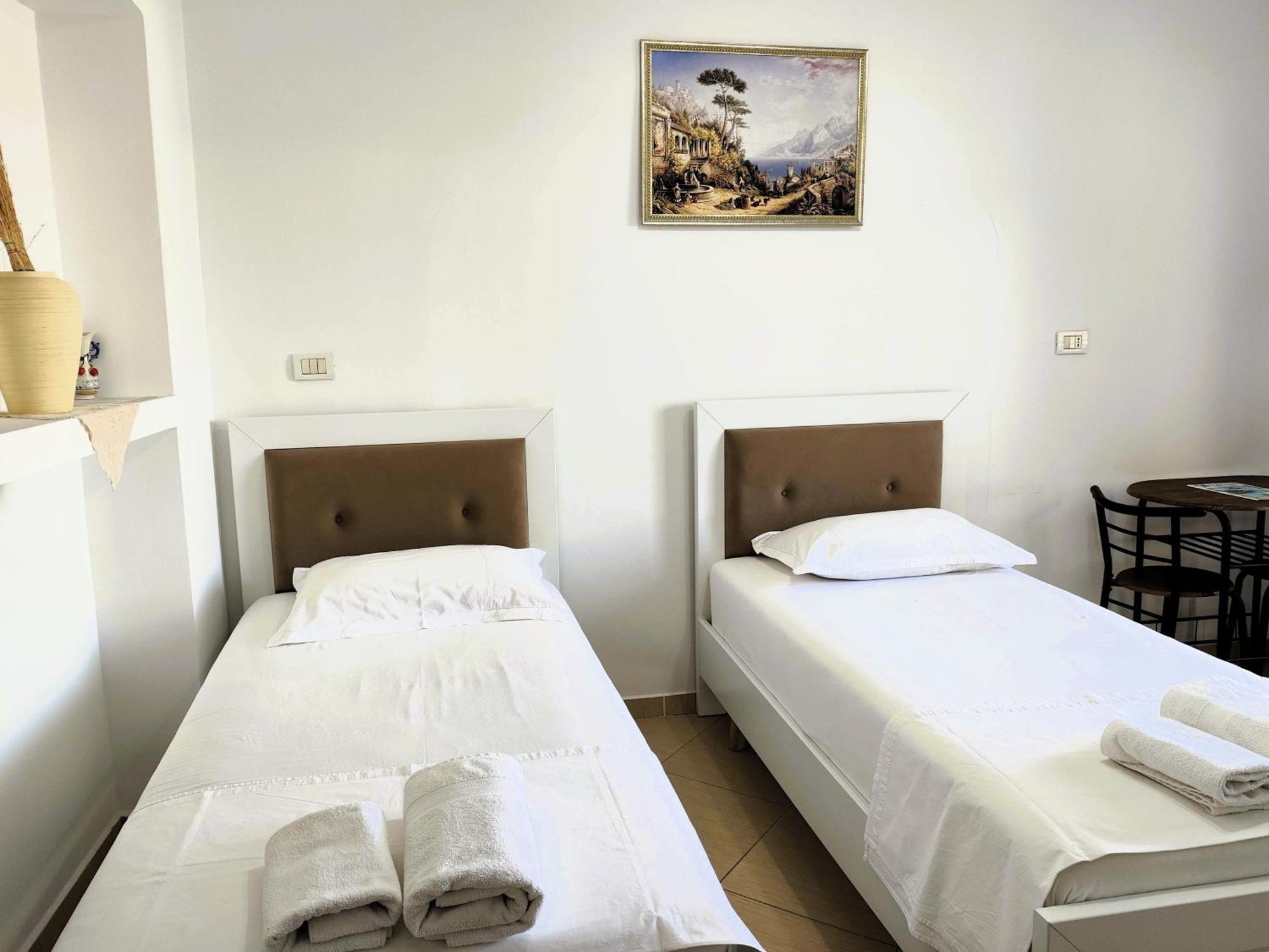 Hola Rooms Ксамил Екстериор снимка