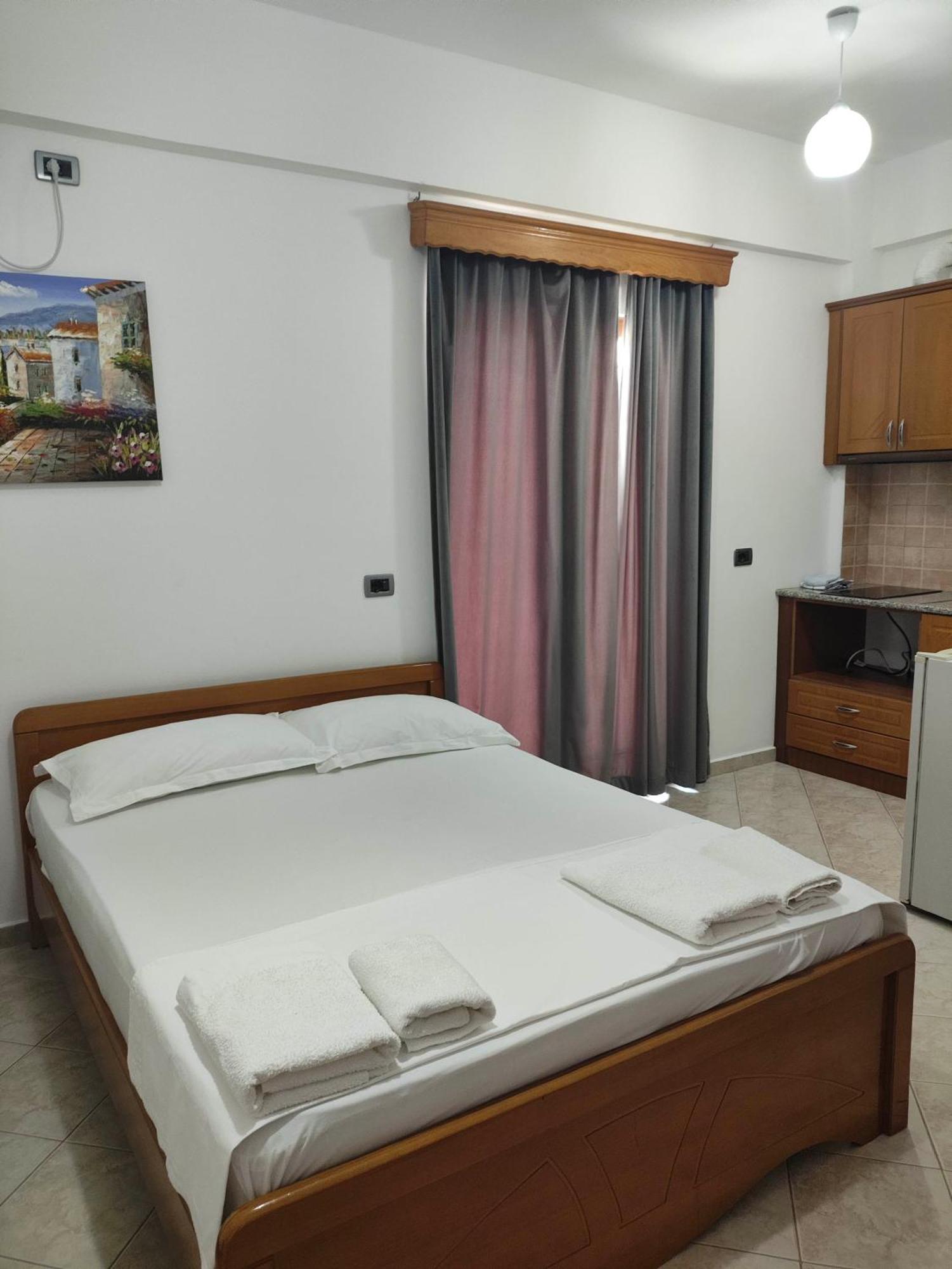 Hola Rooms Ксамил Екстериор снимка