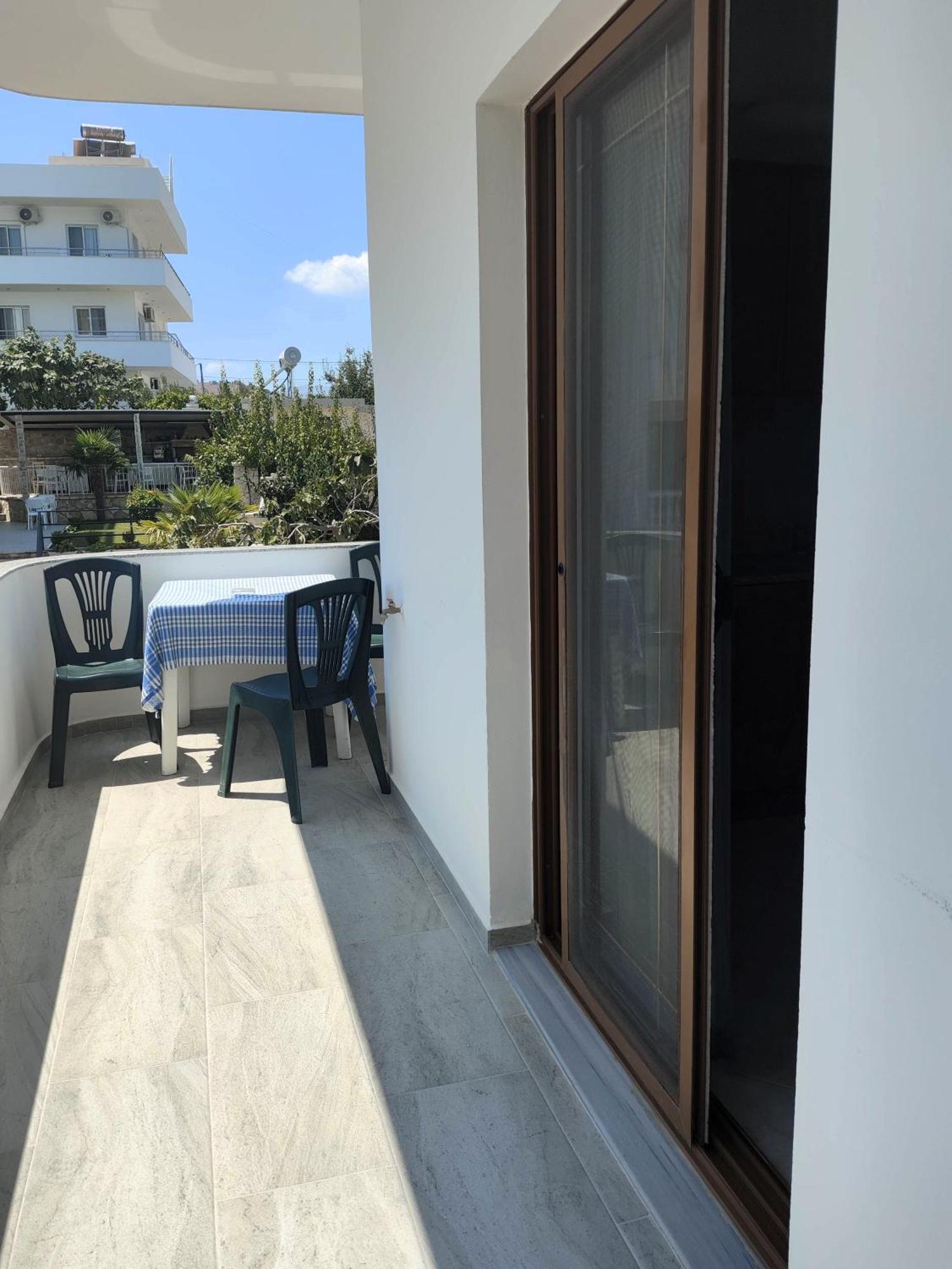 Hola Rooms Ксамил Екстериор снимка