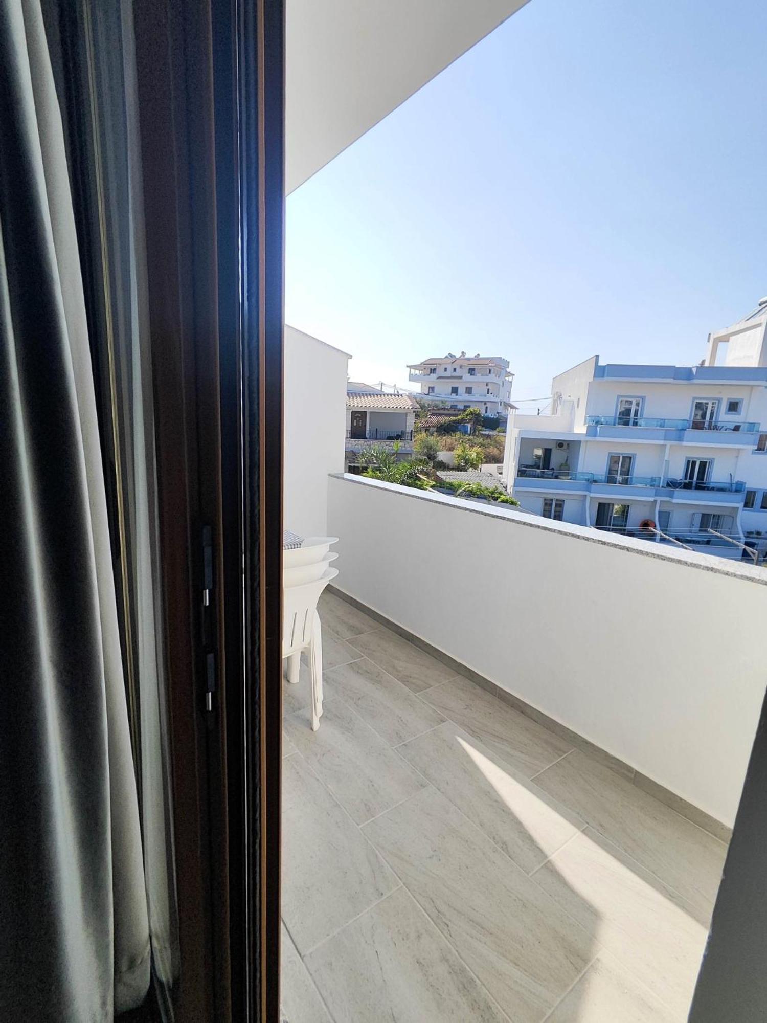 Hola Rooms Ксамил Екстериор снимка