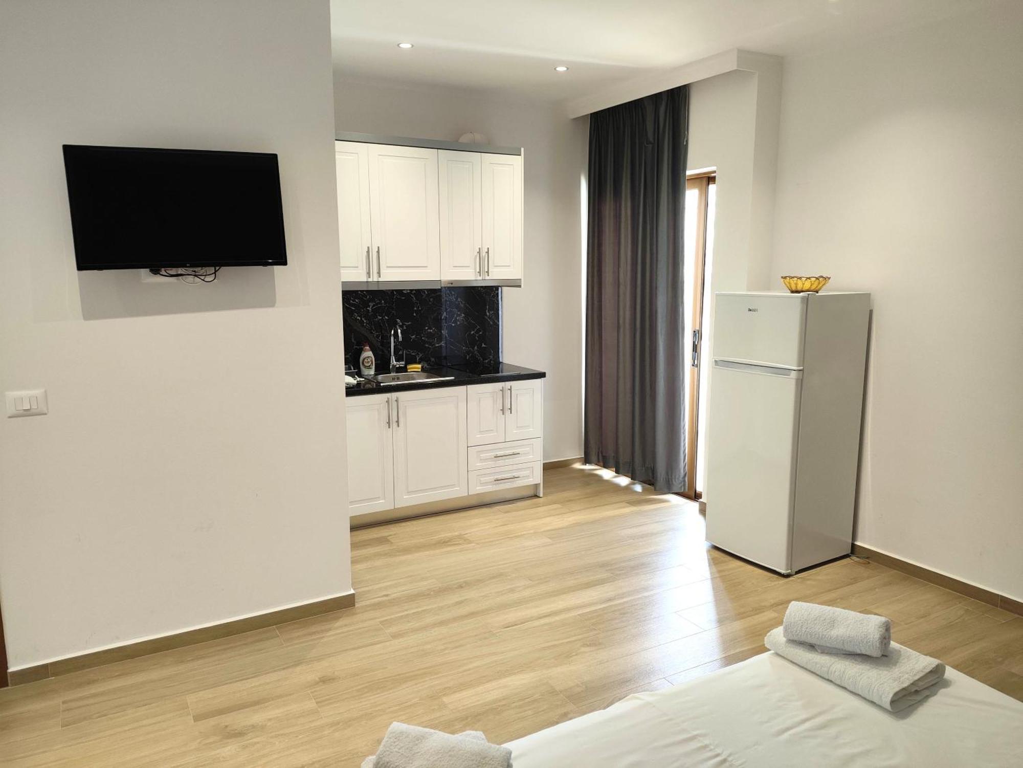 Hola Rooms Ксамил Екстериор снимка