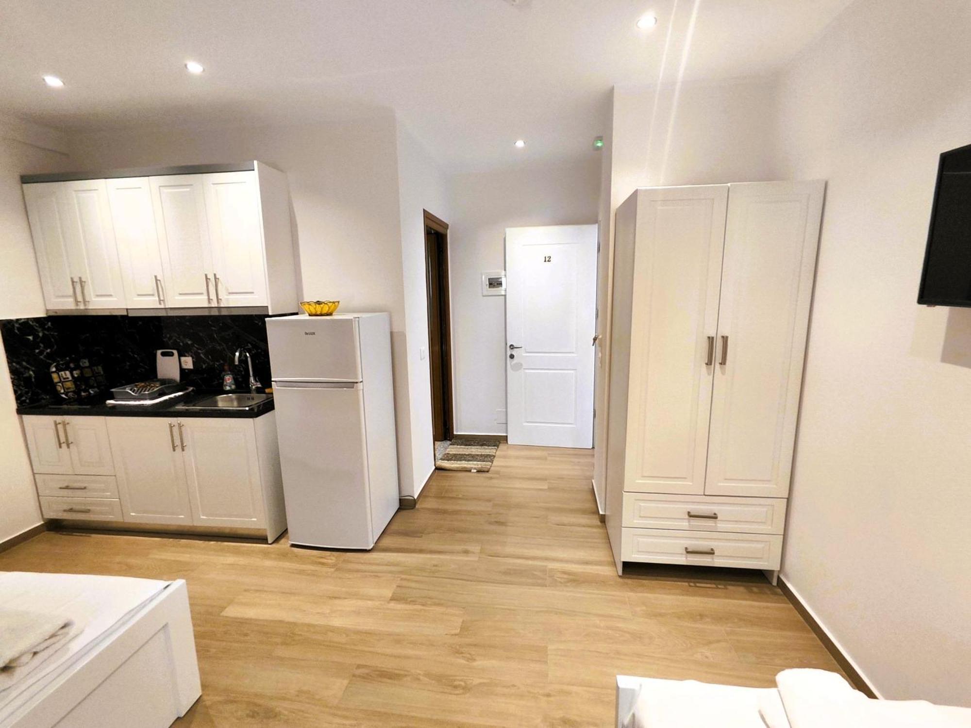 Hola Rooms Ксамил Екстериор снимка