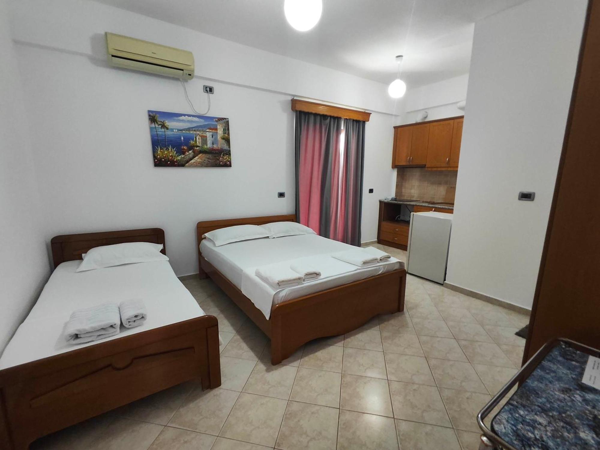 Hola Rooms Ксамил Екстериор снимка
